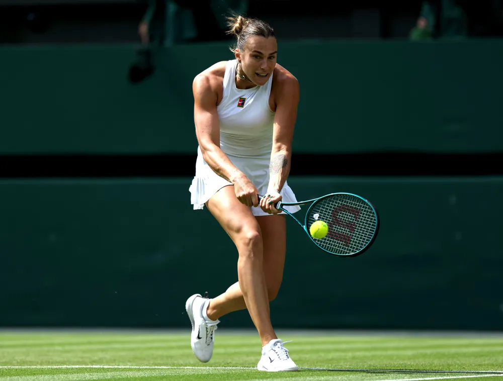 Sabalenka Advances to Wimbledon Third Round After Defeating Bouzkova