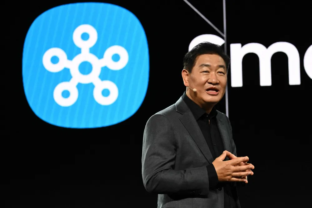 Samsung Electronics' CEO Highlights AI Innovations Amidst Challenging Year