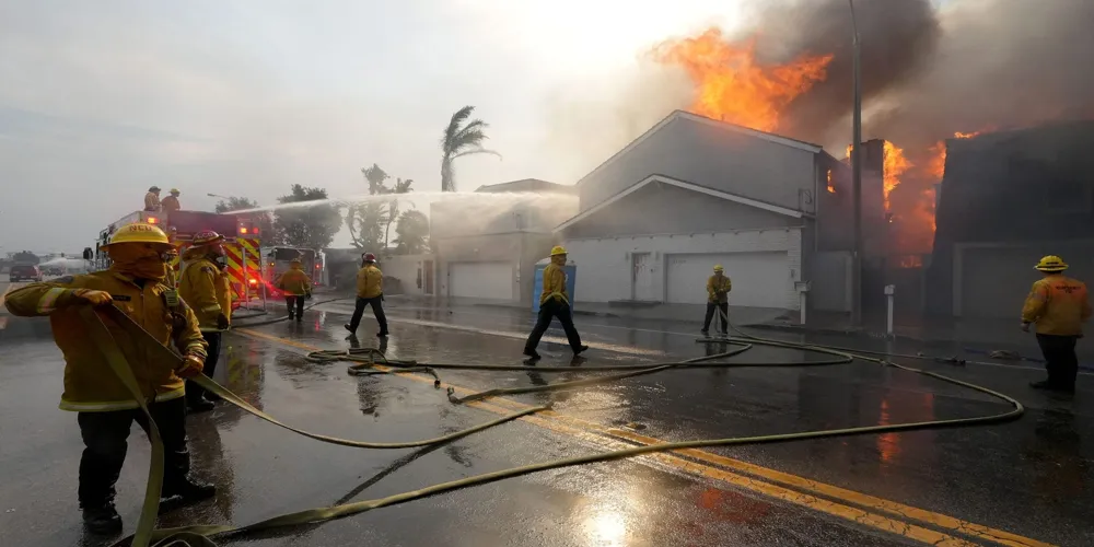 Santa Ana Winds Pose Wildfire Risks in California This Weekend