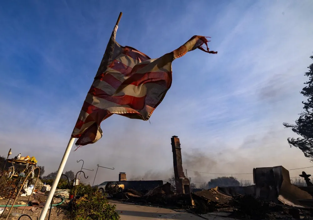 Santa Ana Winds Raise Wildfire Risk for New Year’s Eve in Southern California