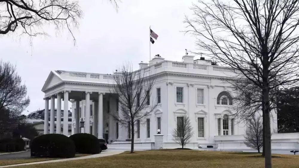 Secret Service Shoots Armed Man Near White House After Confrontation