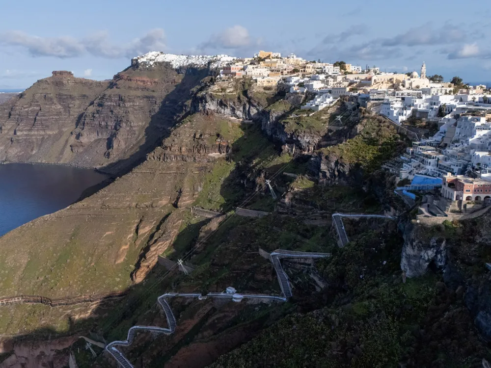 State of Emergency Declared in Santorini Amid Ongoing Earthquake Activity