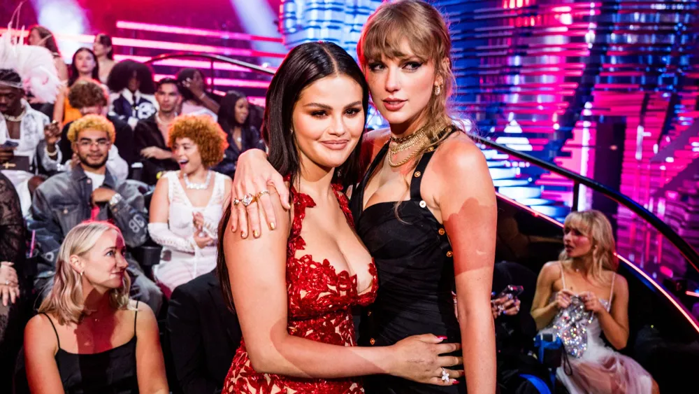 Selena Gomez and Taylor Swift's Iconic Golden Globes Moment Goes Viral Again