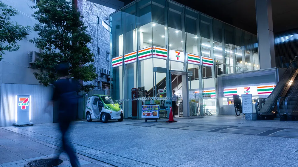 Seven & i Holdings Appoints American CEO and Plans Major Restructuring Amid Foreign Takeover Bid