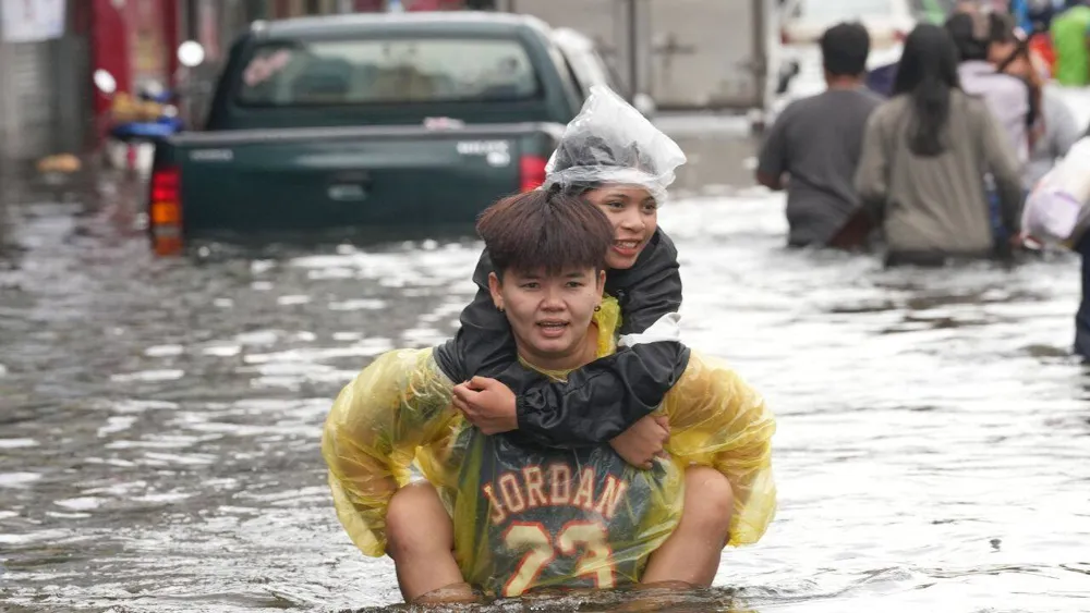 Severe Flooding in Thailand: Eight Deaths and Over 1.7 Million Affected