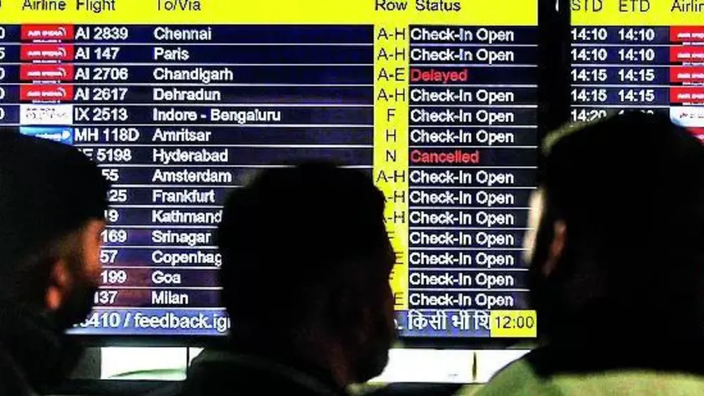 Severe Fog Causes Major Flight Disruptions at Indira Gandhi International Airport