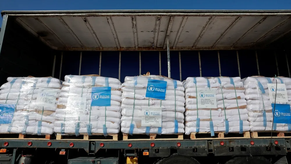 UN Reports Aid Trucks Looted in Gaza Amid Looming Famine Crisis