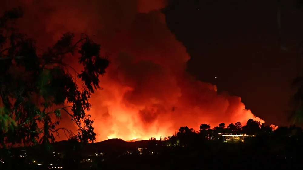 Severe Palisades Fire Threatens San Fernando Valley, Evacuations Ordered