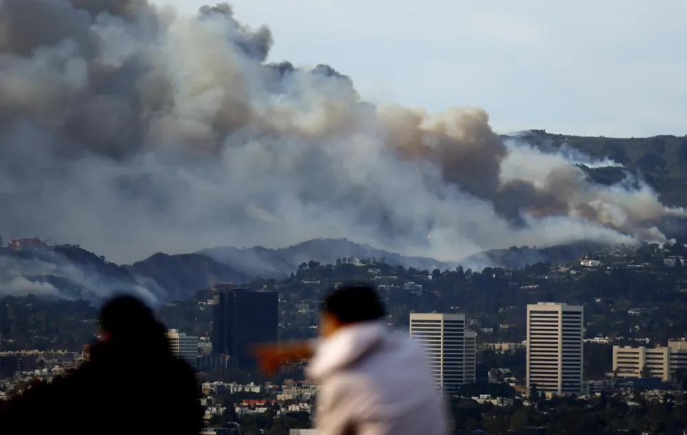 Severe Wildfire Smoke Poses Health Risks and Disrupts Los Angeles Air Quality