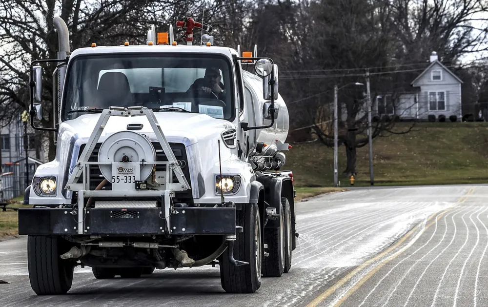 Severe Winter Storm Engulfs Central U.S. with Snow, Ice, and Frigid Temperatures