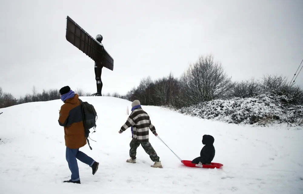 Severe Snowfall Causes Major Disruptions Across the UK and Germany