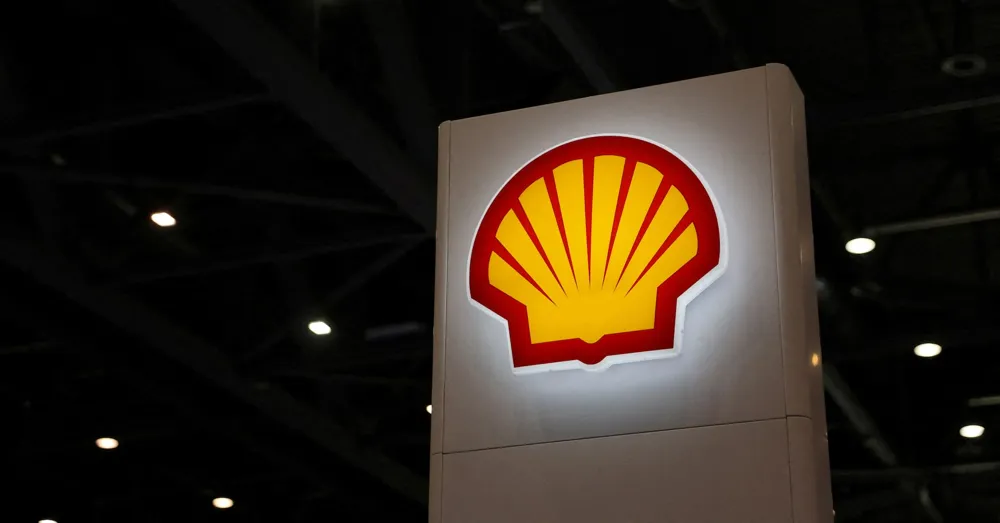 Shell lowers forecast for LNG production and oil trading in Q4