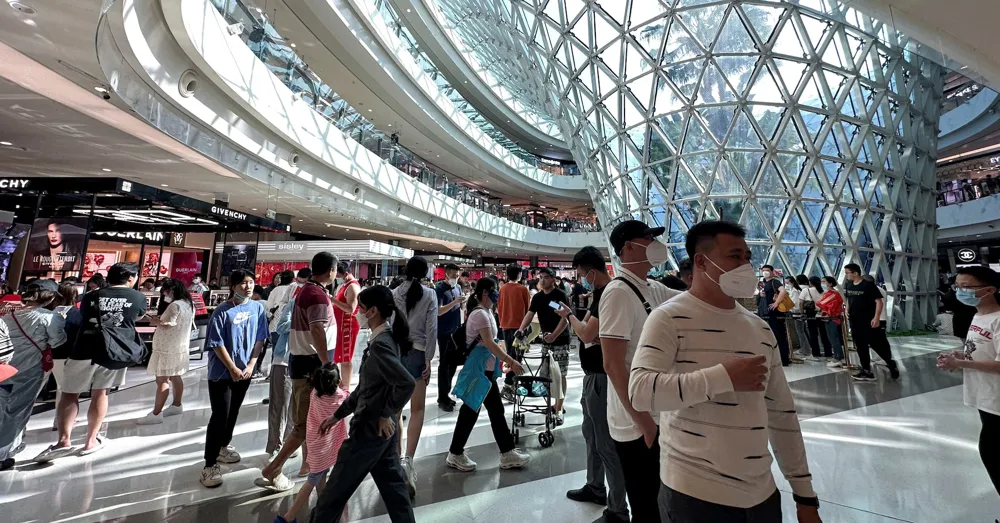 Significant 29% Drop in Hainan's Duty-Free Spending Raises Concerns