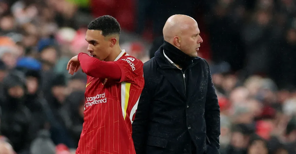 Slot Supports Alexander-Arnold Amid Criticism Following Man Utd Draw