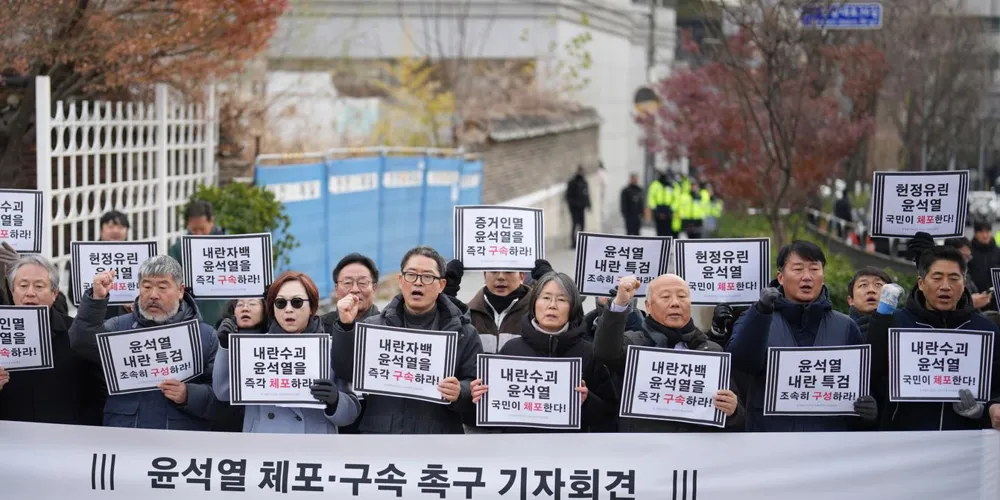 South Korean Court Issues Arrest Warrant for Impeached President Yoon Suk Yeol Amid Political Turmoil