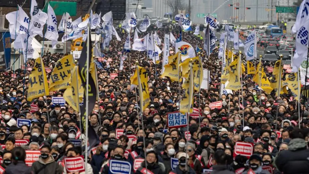 South Korean medical students end 17-month boycott, call for educational reform