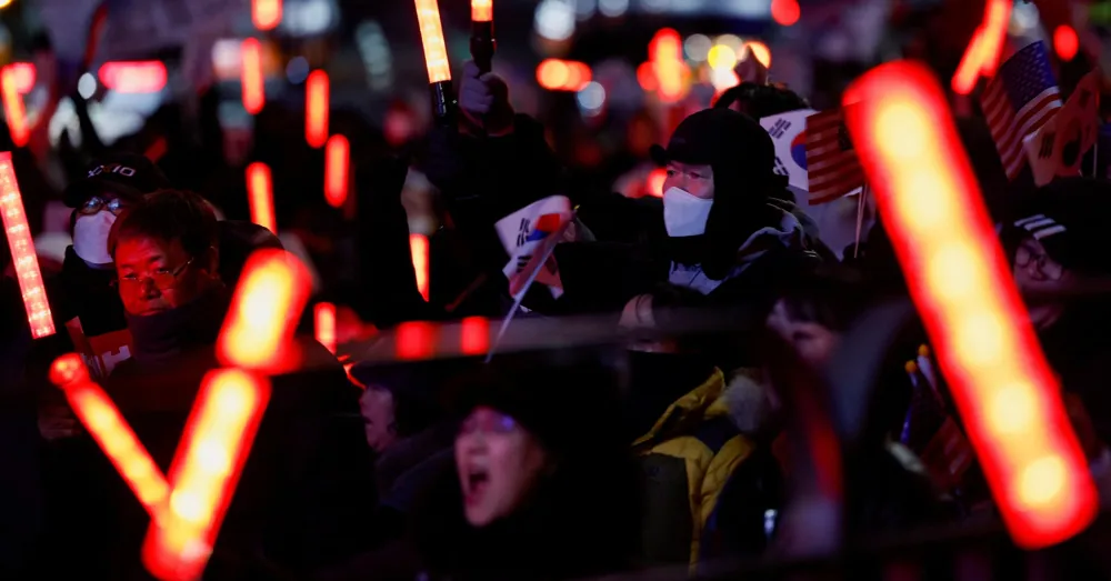 South Korea's presidential aides resign en masse amid ongoing political turmoil