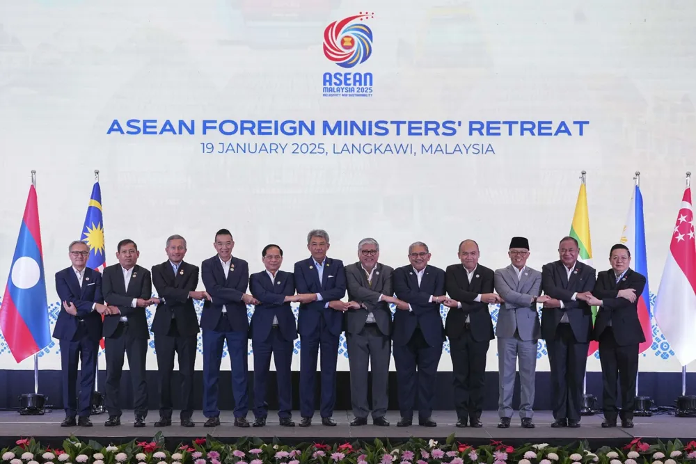 ASEAN Foreign Ministers Urge Myanmar to Prioritize Peace Amid Civil War and Tensions in South China Sea