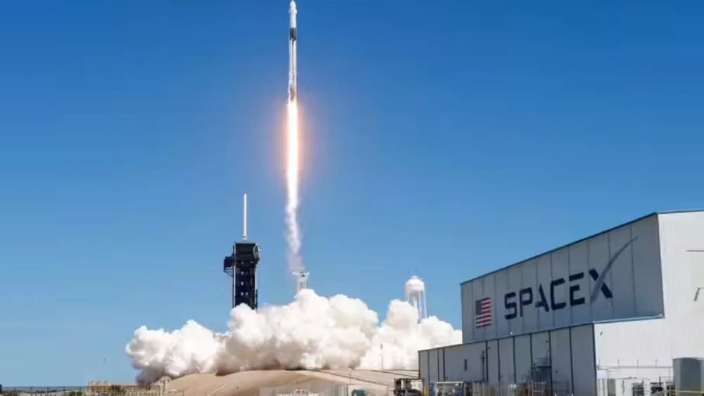 SpaceX share sale values company at $800 billion amid potential IPO plans for 2026