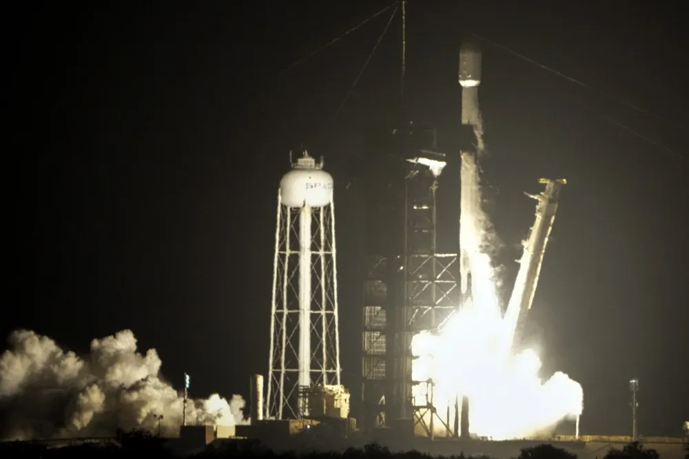 SpaceX Launches Dual Lunar Landers: A New Era of Commercial Moon Exploration