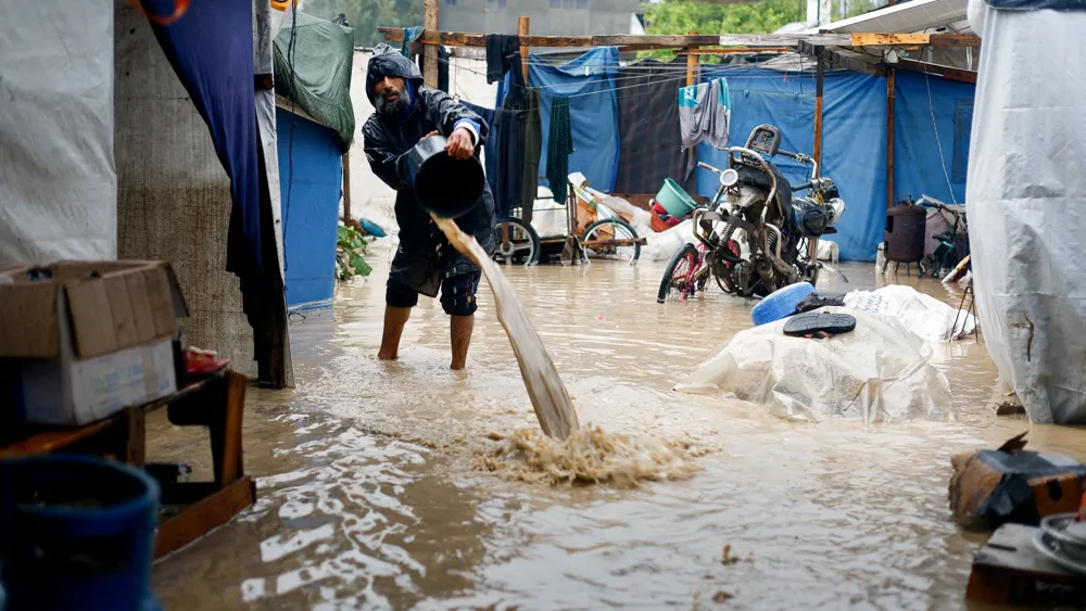 Storm Byron Claims Lives Amid Harsh Conditions in Gaza