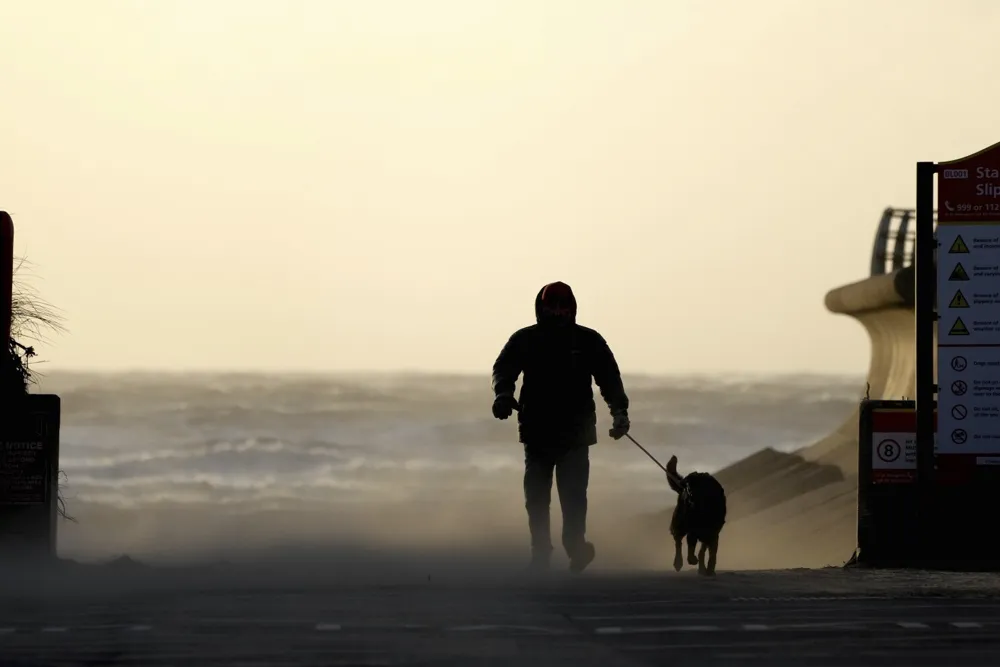 Storm Éowyn Leaves Thousands in Ireland and UK Without Power as Cleanup Operations Begin