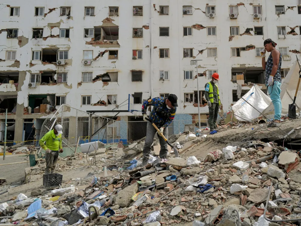 Strong Aftershock Hits Caracas as Rescue Operations Continue After Devastating Earthquakes