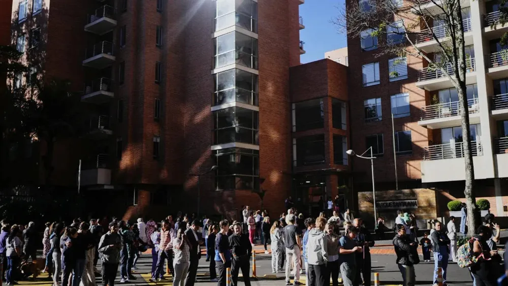 Strong earthquake in western Colombia causes injuries and significant damage