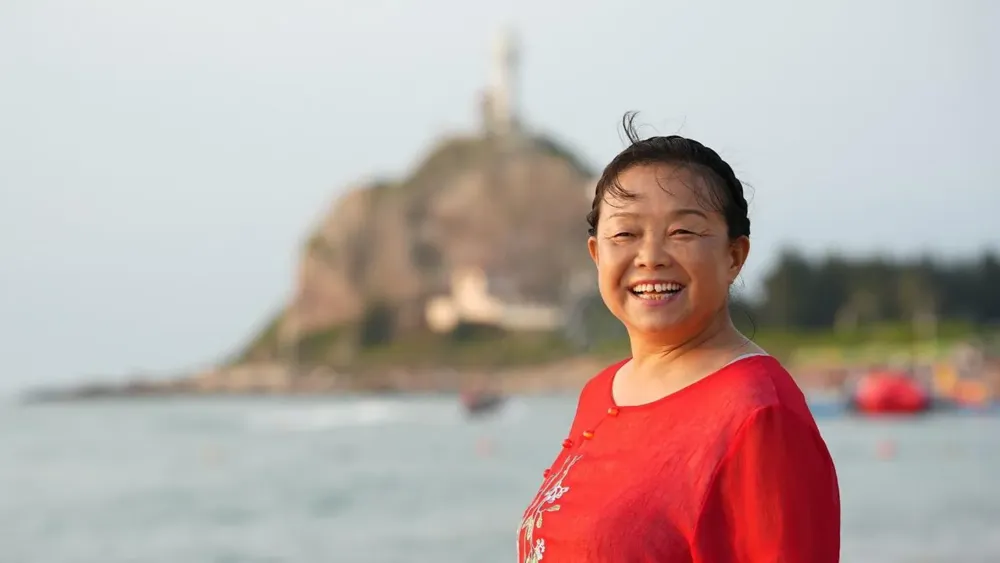 Su Min: China's road-tripping 'auntie' discovers freedom after escaping an abusive marriage