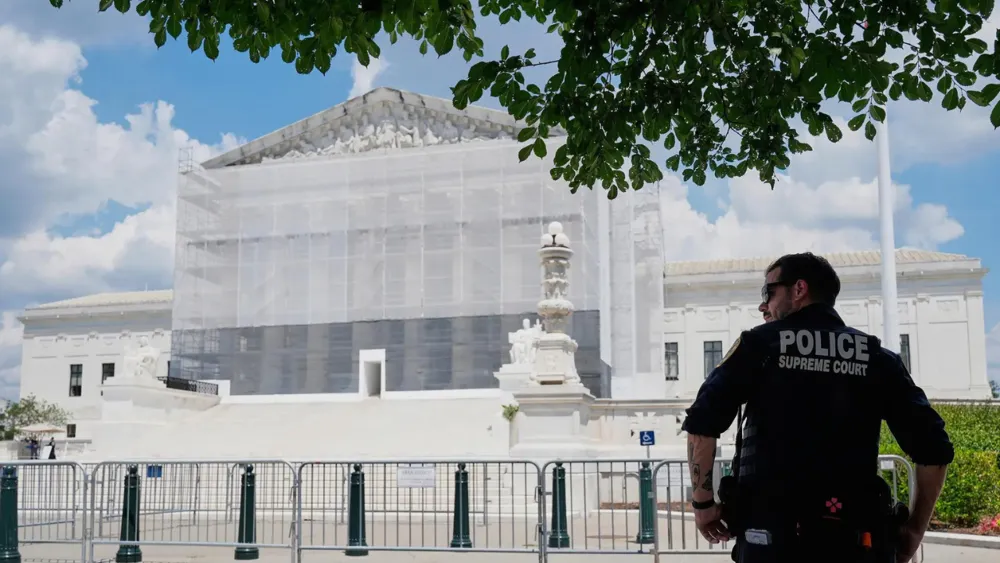 Supreme Court Blocks Florida's Immigration Law Amid Ongoing Legal Dispute