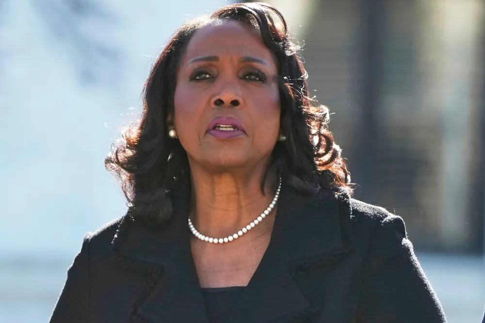 Supreme Court Blocks Trump's Attempt to Fire Federal Reserve Governor Lisa Cook