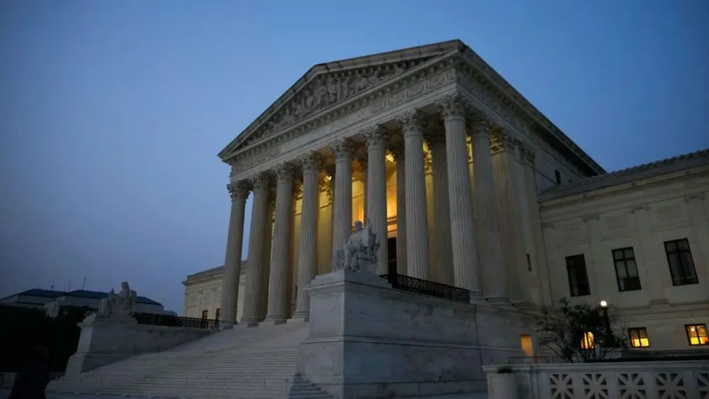 Supreme Court to Review Constitutionality of Gun Possession Ban for Drug Users