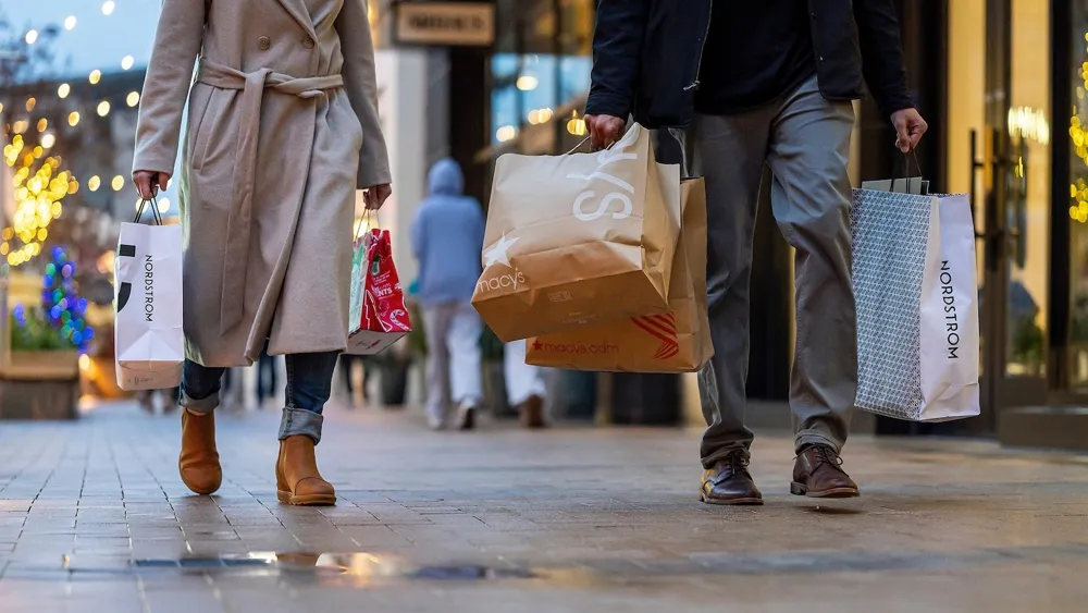 Surge in Holiday Shopping Highlights US Economic Resilience