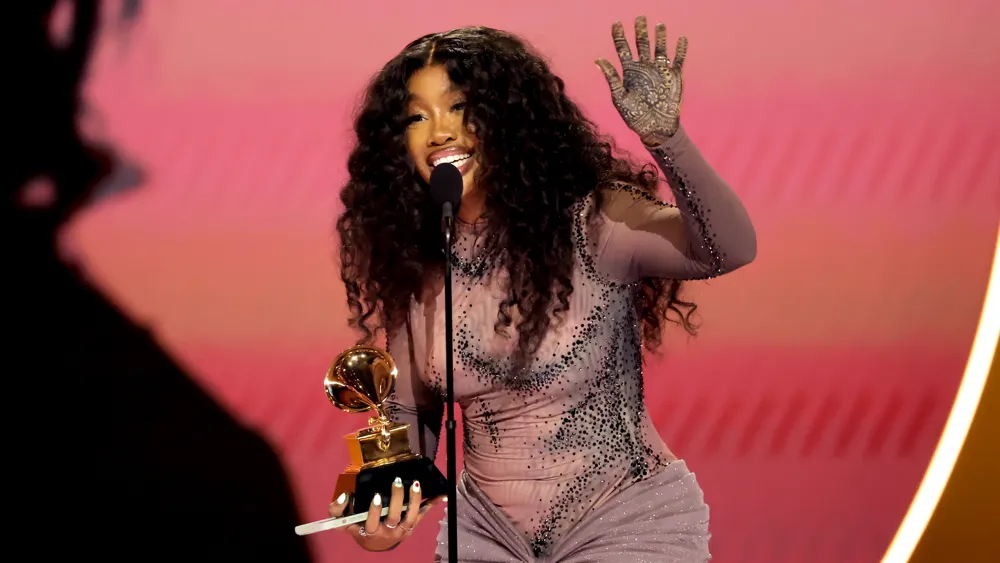 SZA's 'SOS' Returns to No. 1 on Billboard Albums Chart After Deluxe Edition Release