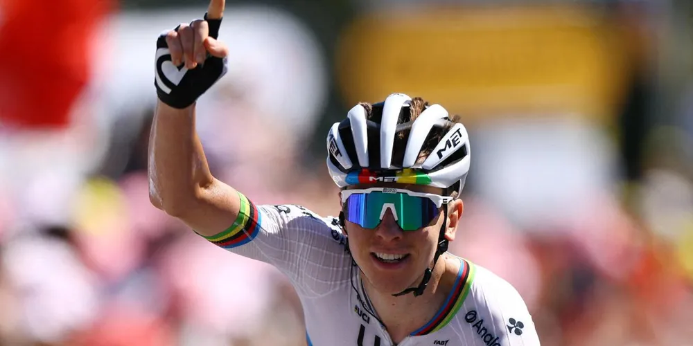 Tadej Pogacar Regains Yellow Jersey with Stage 7 Victory at Tour de France