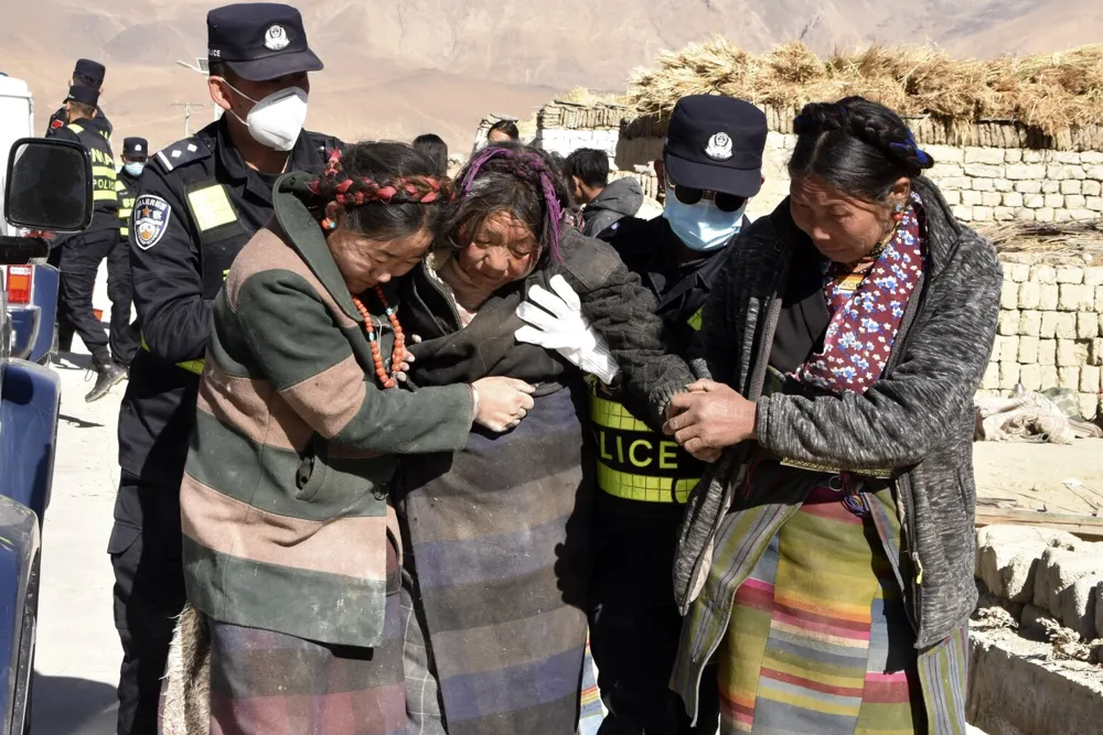 Tents and Relief Aid Deployed for Earthquake Survivors in Wintery Tibet