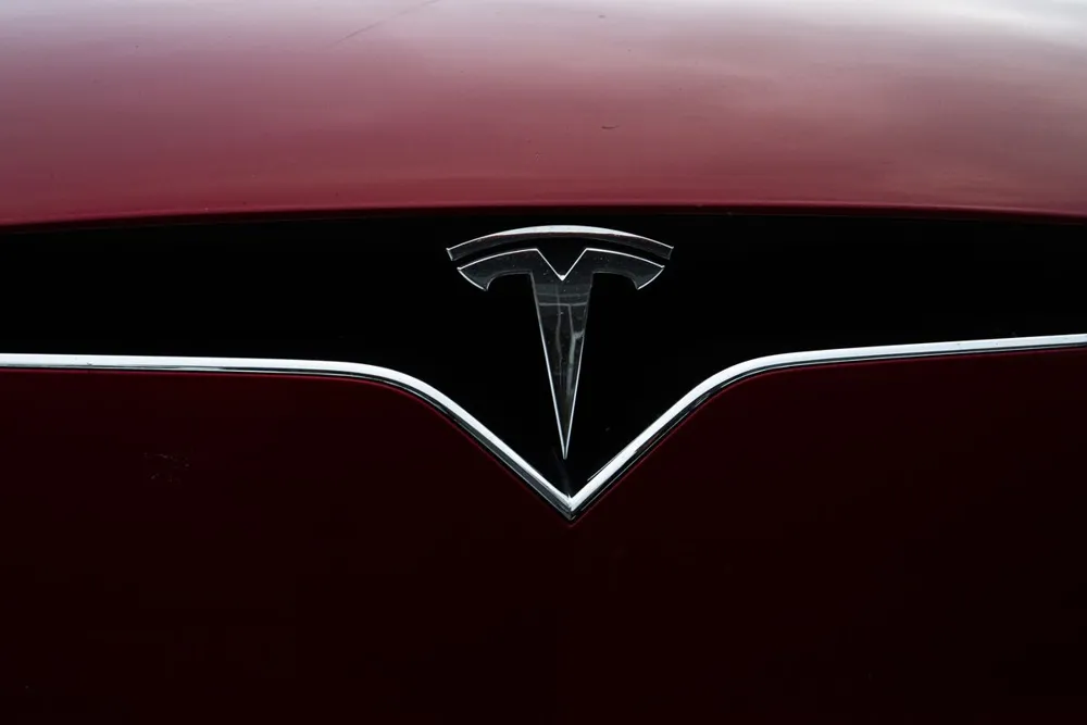 Tesla Faces Federal Investigation Over Smart Summon Safety Concerns