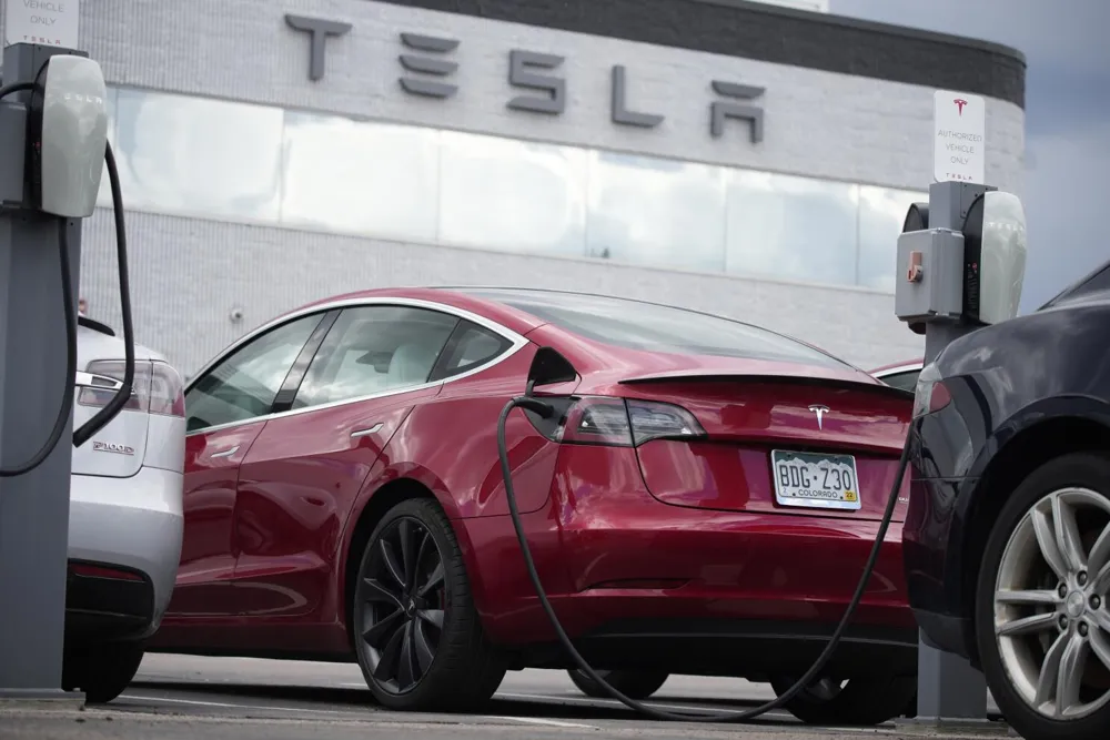 Tesla's Cheaper Models Face Market Disappointment as Sales Slow