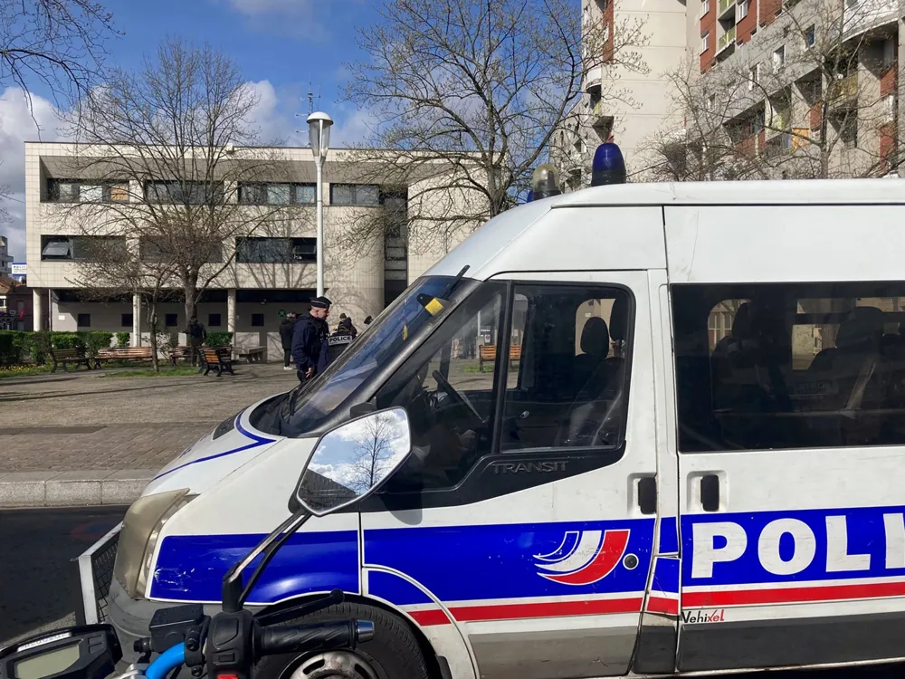 French authorities arrest four on suspicion of espionage linked to Russia