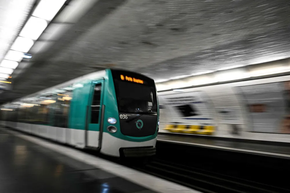 Three Women Stabbed in Paris Metro; Suspect Arrested Promptly