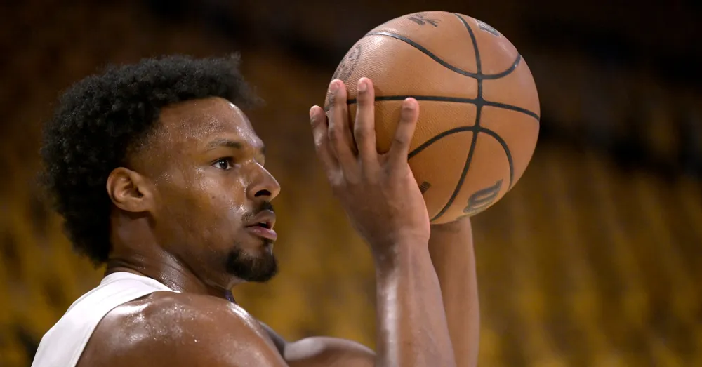 Curry's Brilliance Leads Warriors to Game 1 Victory Over Rockets