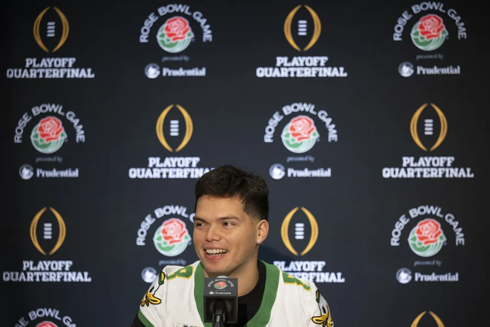 Top-ranked Oregon to clash with Ohio State in Rose Bowl for College Football Playoff spot