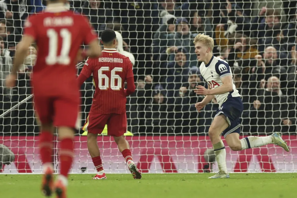 Tottenham edges Liverpool 1-0 in League Cup semifinals with late goal