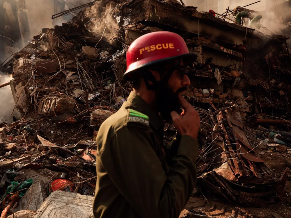 Tragic Fire at Karachi Mall Claims Over 60 Lives