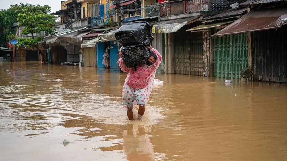 Tragic Flooding in Central Vietnam Claims 41 Lives, Forces Thousands to Evacuate