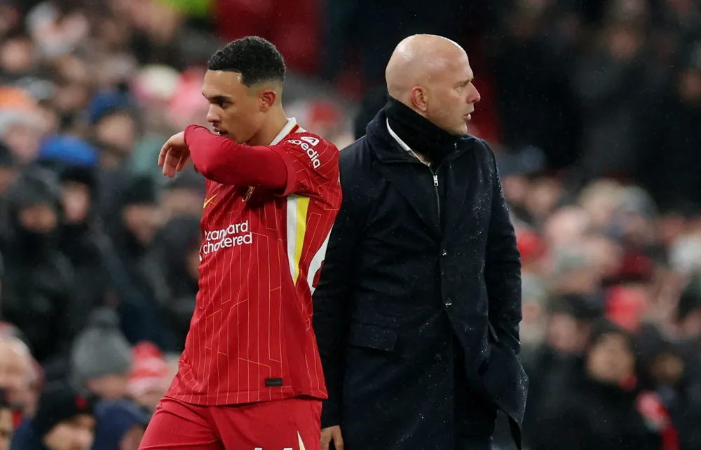 Trent Alexander-Arnold criticized in Liverpool draw; Carlos Sainz's Dakar mishap; Ilona Maher's debut falls short