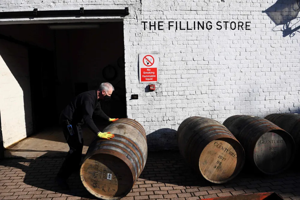 Trump Announces Lifting of Whisky Tariffs After King Charles and Queen Camilla's US Visit