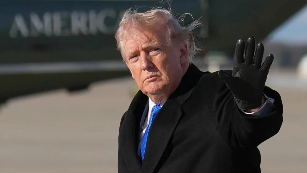 Trump Claims 'Big Oil-and-Gas Present' from Iran Amid High-Stakes Negotiations