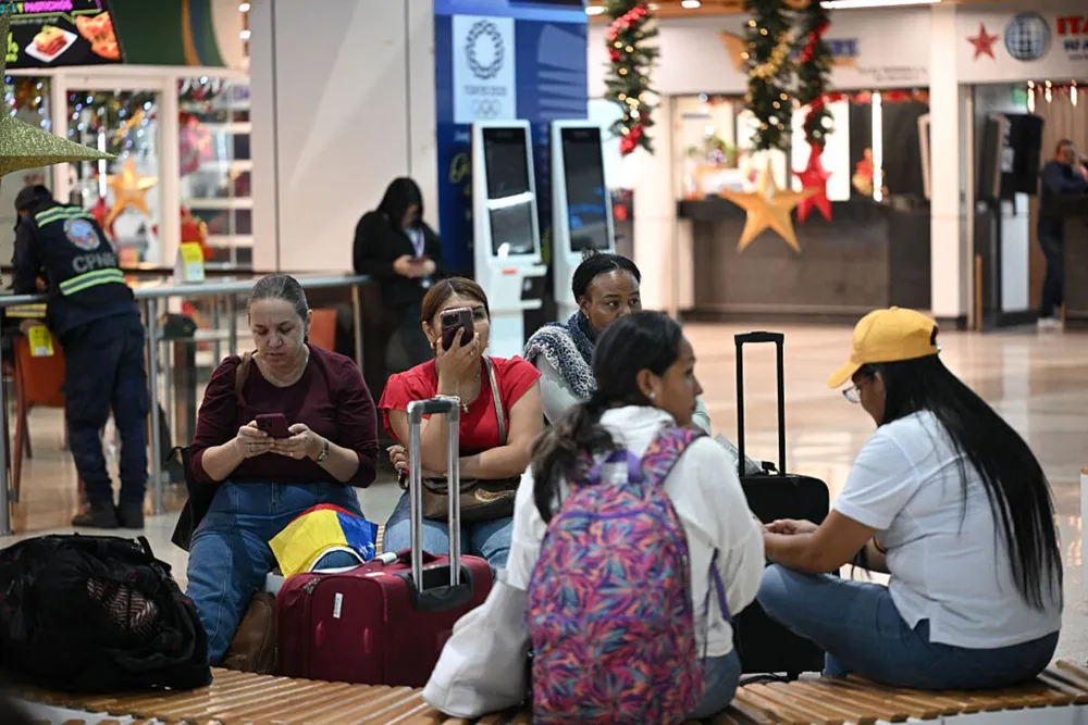 Trump Declares Venezuelan Airspace Closed Amid Heightened Tensions