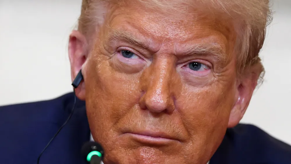 Trump Deflects Questions on Ukraine Weapons Shipments Pause